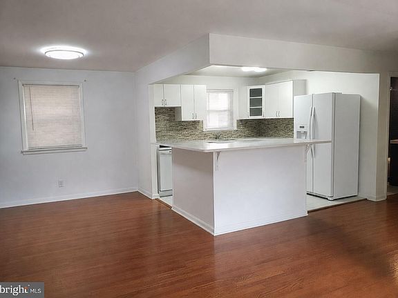 2nd image of 6705 Crafton Ln