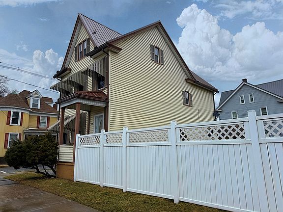 4th image of 1135 Washington St