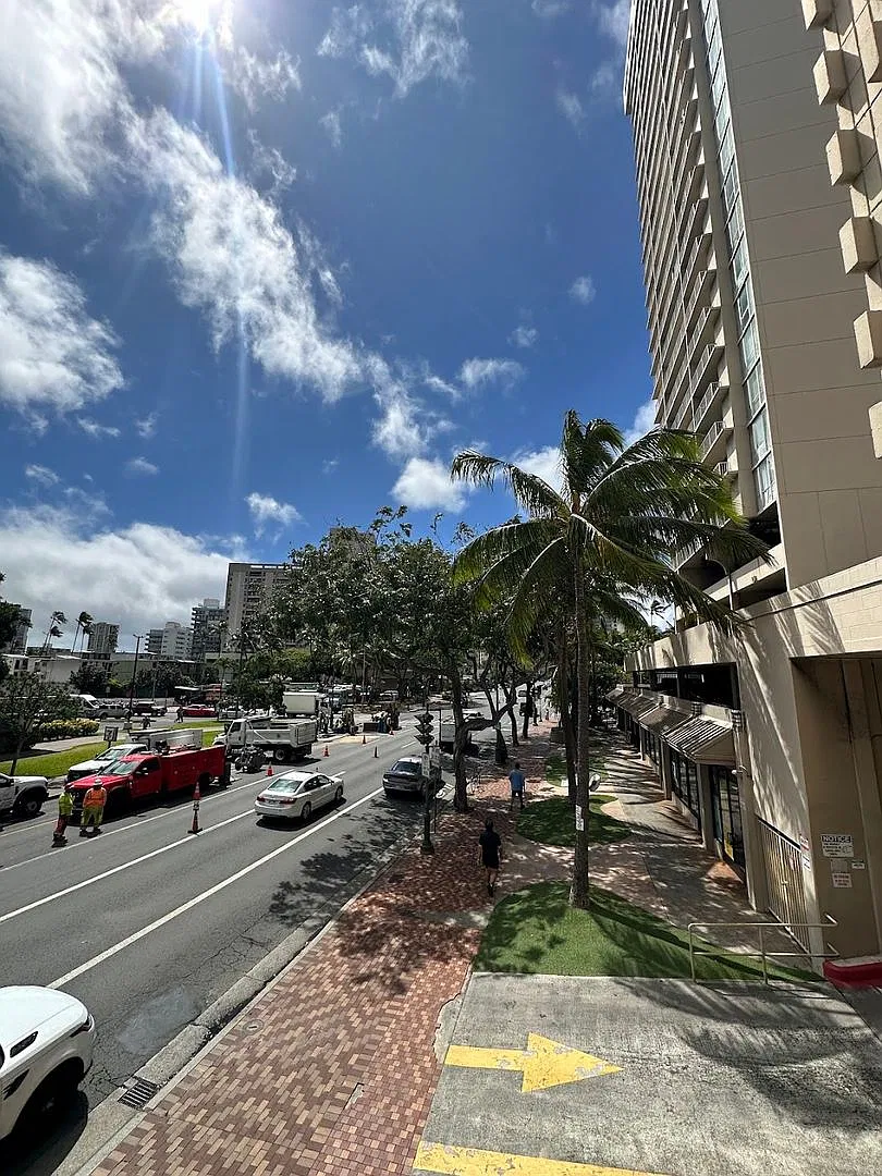 Kalakauan - Waikiki 1 bed, 1 ba condo w/ 1 covered parking stall, water & sewer incl with rents — Photo 3