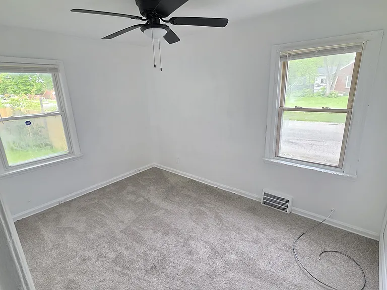 9309 Whitcomb St — Photo 12