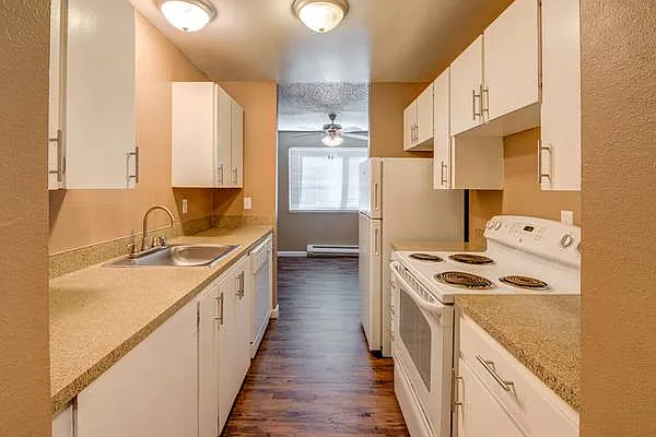 1 bed, 800 sqft, $1,460 — Photo 2