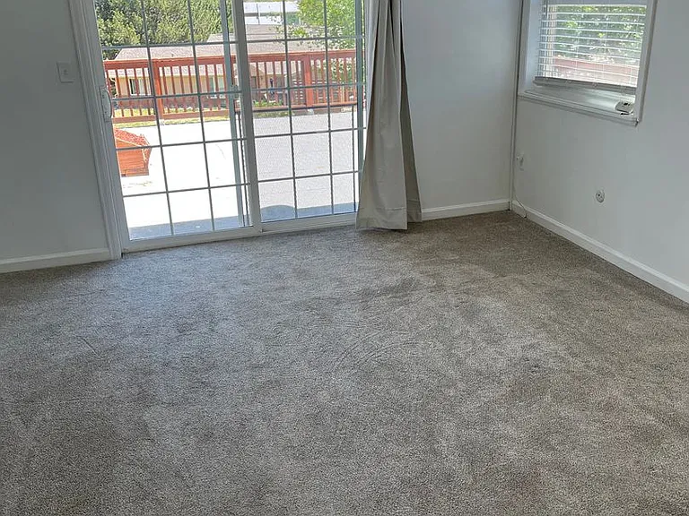 332 S Carr Ave W — Photo 4