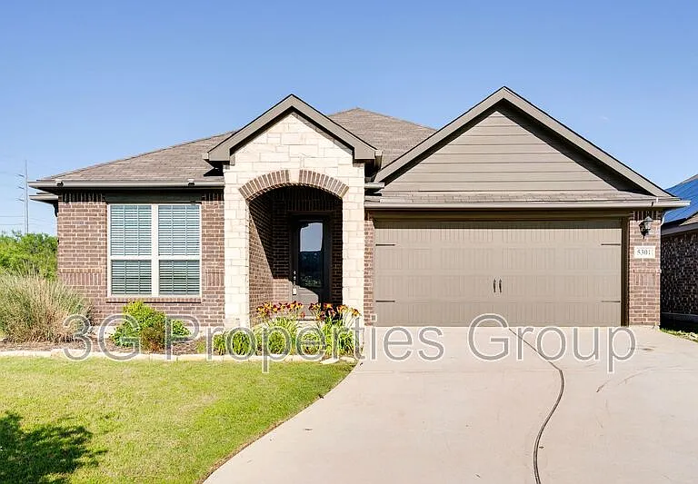 5301 Zara Dr — Photo 1