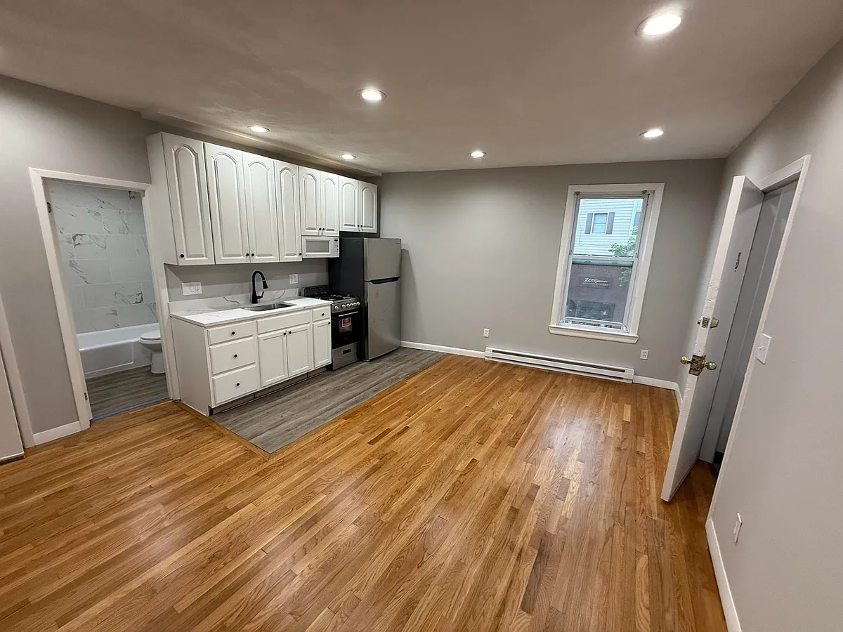 Building Photo - 83 Haven St #3C