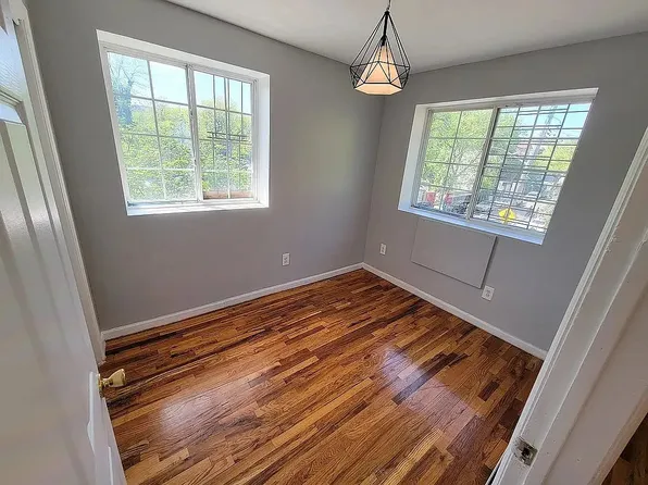 794 Freeman Street image 9 of 10