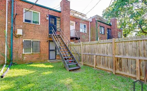 200 Oklahoma Ave NE #2 — Photo 2