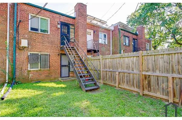 Building Photo - 200 Oklahoma Ave NE #2