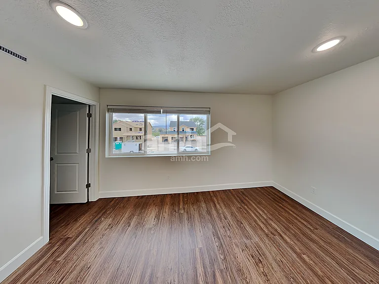 214 N Dry Creek Rd — Photo 18