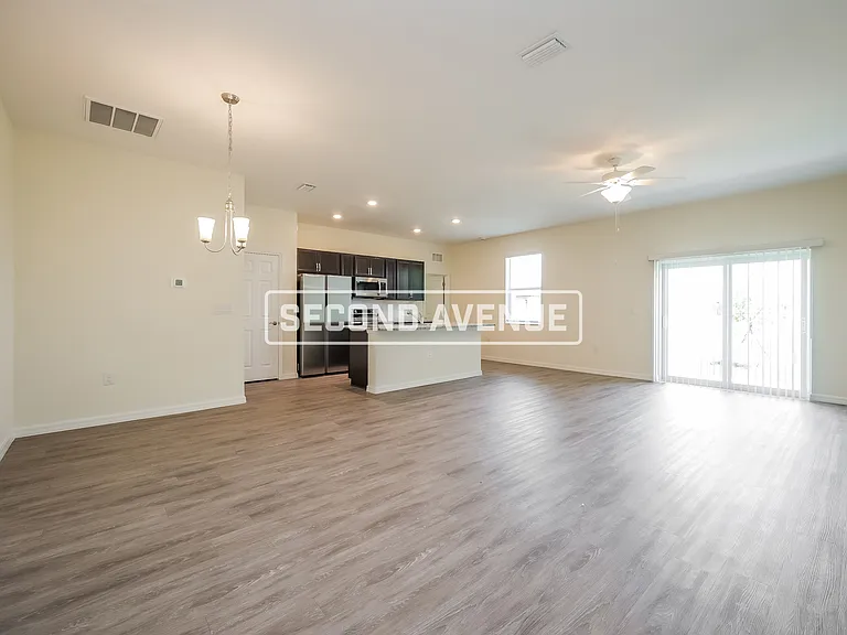 1411 NW 9th Ave — Photo 6