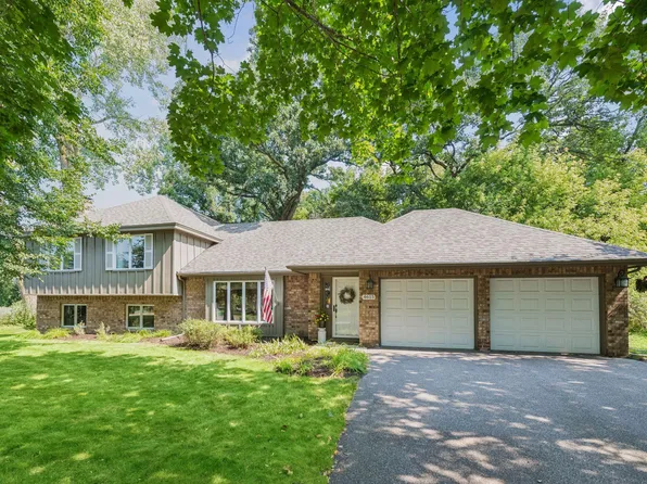 4615 Saddlewood Dr, Minnetonka, MN 55345