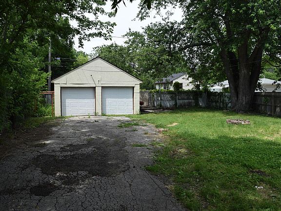 4th image of 2034 Ferris Rd