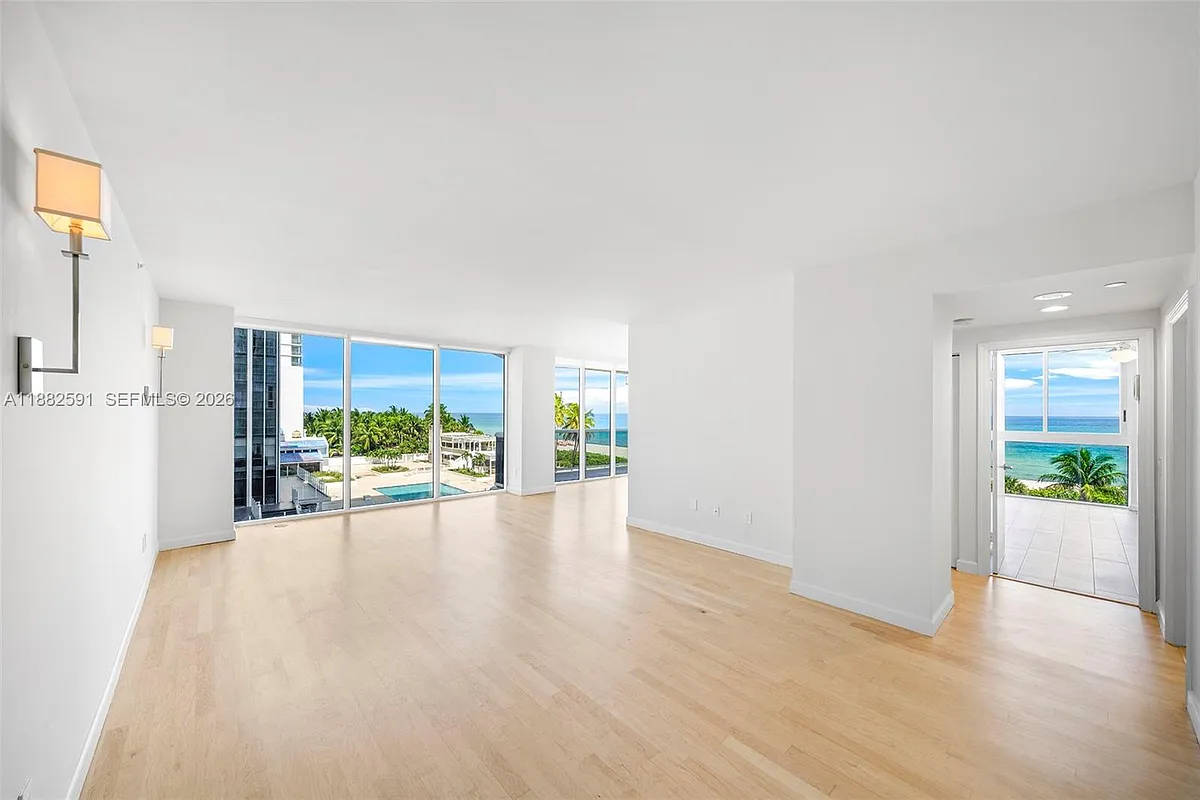Building Photo - 4779 Collins Ave #501