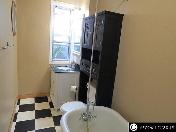4th image of 214 Sweetwater St