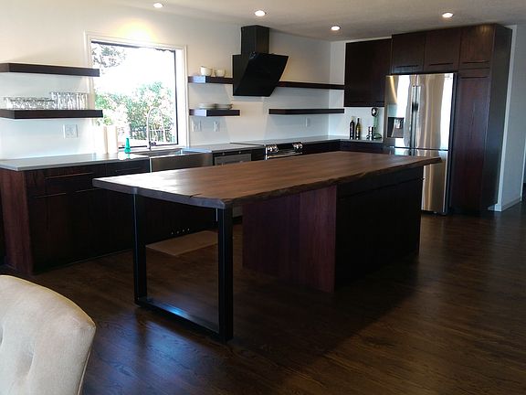 4th image of 219 Dubois Ct