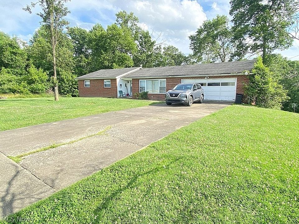 1st image of 230 Oak Dr