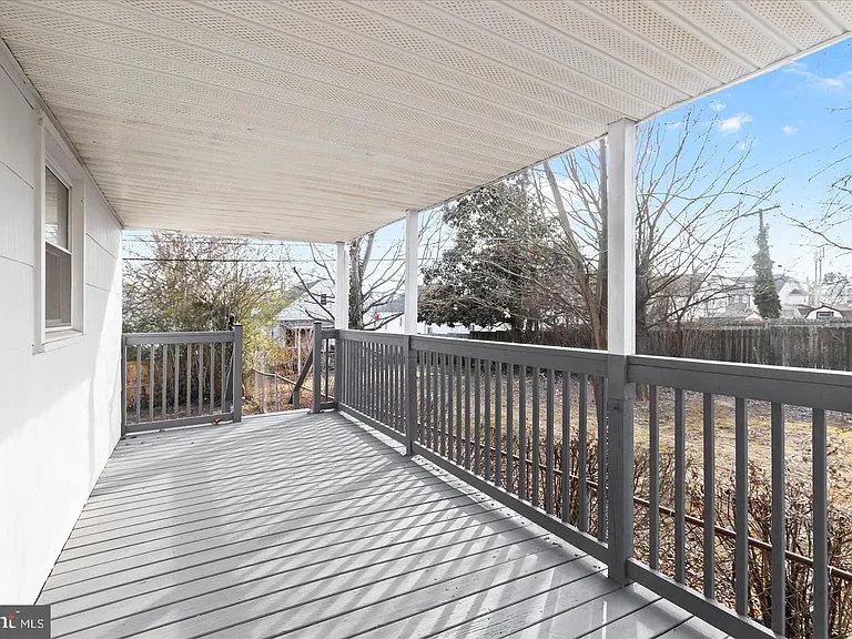 517 Winters Ln — Photo 33