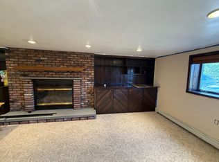 2 Lenore Ln, Farmingdale, NY 11735