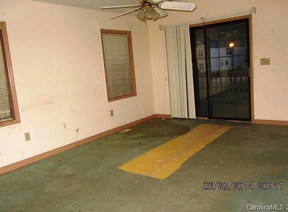 4th image of 2798 Woodridge Dr #A-1