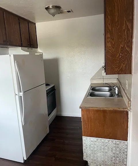 512 W Green Ave — Photo 5