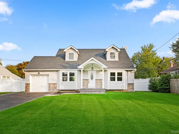 3 Ramsey Road, Commack, NY 11725