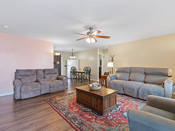 3rd image of 219 Eagle Blvd