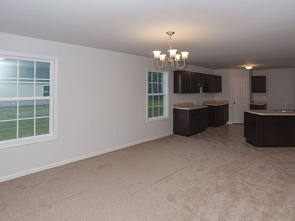 007 DiningKitchen Compressed