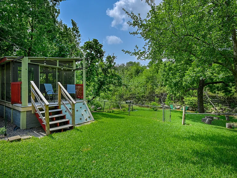 3203 Loyola Ln — Photo 41