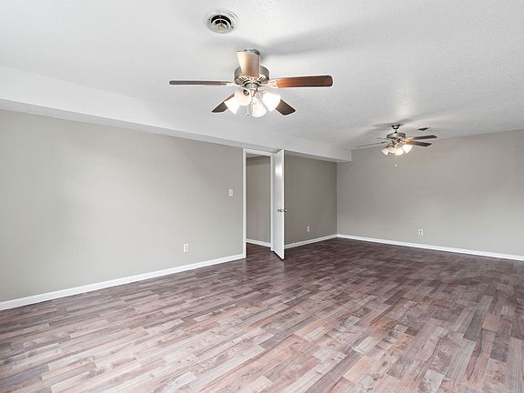 5th image of 711 Cayce Dr