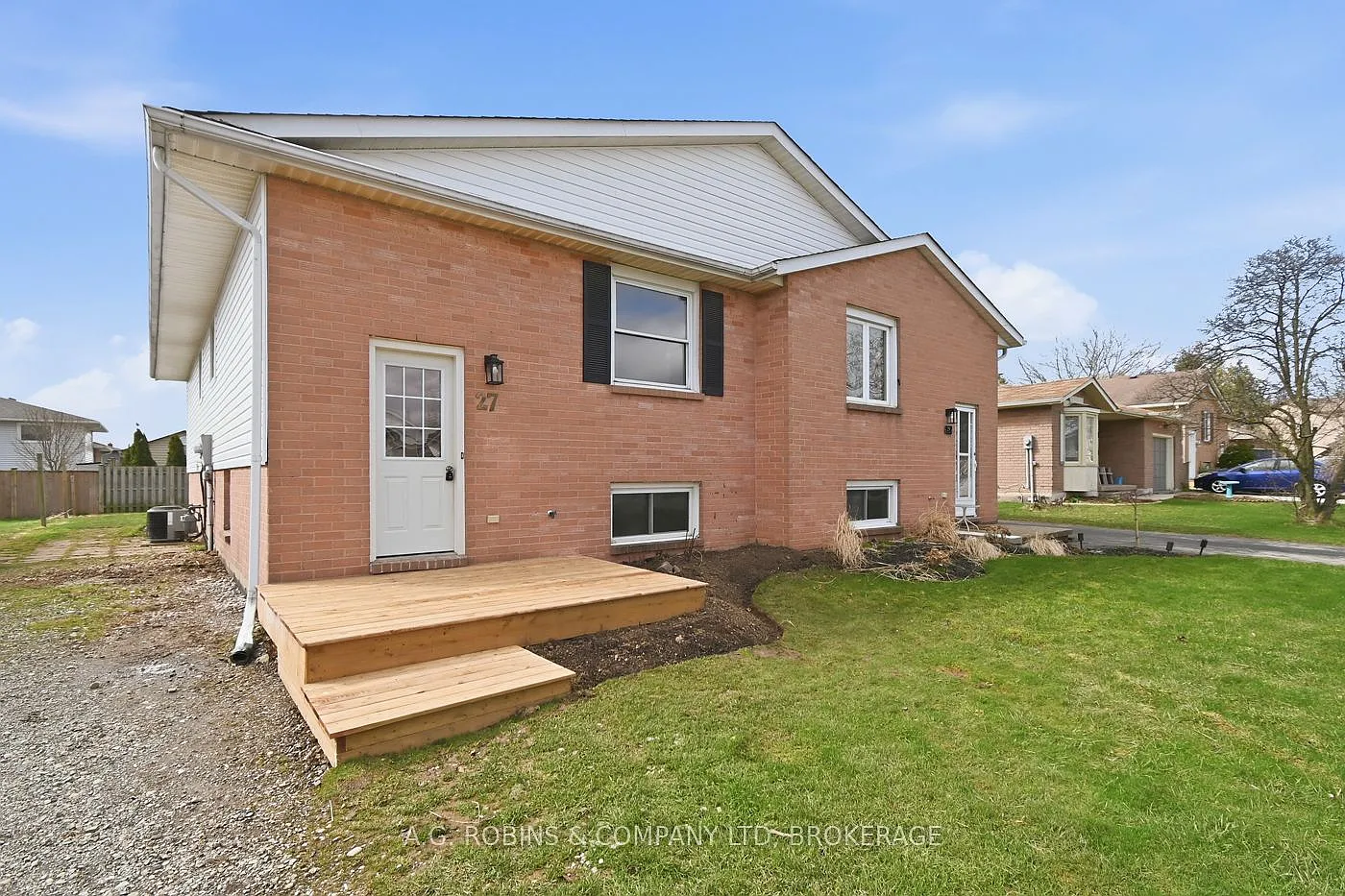 27 Briarsdale Cres photo 1