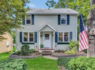 8 Terrace St, Washington, NJ 07882