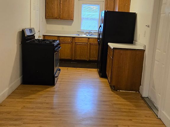 4th image of 6423 Madison Ave