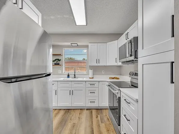 2 Villa Villar Ct #20, Deland, FL 32724