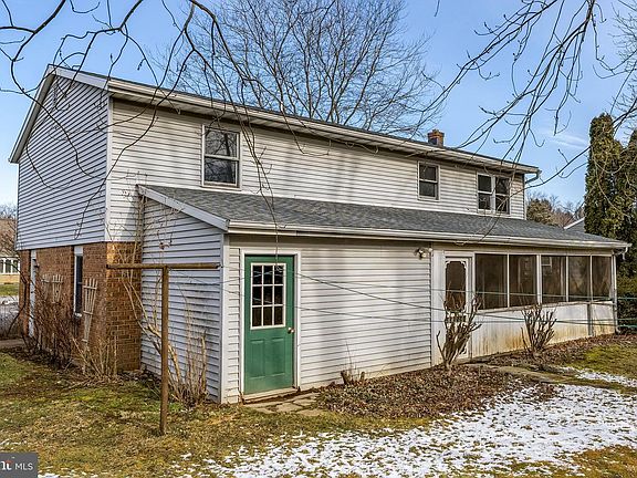 5th image of 30 Buttonwood Dr