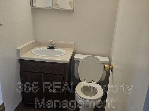 4th image of 706 37th Ave Unit 3
