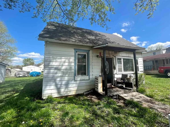 109 W Vine St, Mitchell, IN 47446