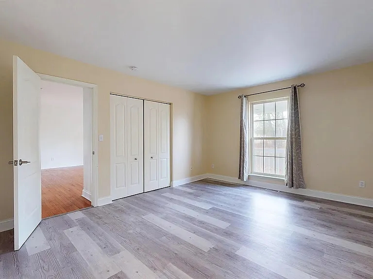 450 Redwood Ave — Photo 20