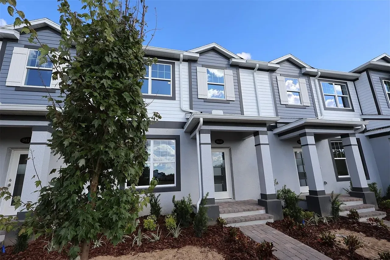 3 bed, 2.5 bath, 1700 sqft, $2,880 — Photo 1