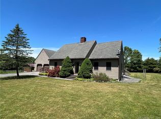830 Pendleton Hill Rd, North Stonington, CT 06359