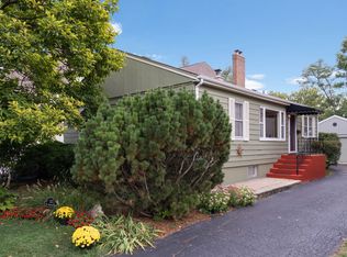 137 N Geneva Ave, Elmhurst, IL 60126