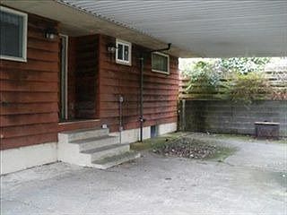 2nd image of 818 Stewart St