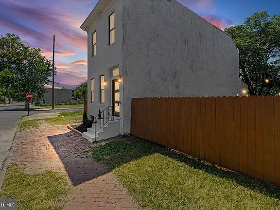 2nd image of 294 Mount Vernon St