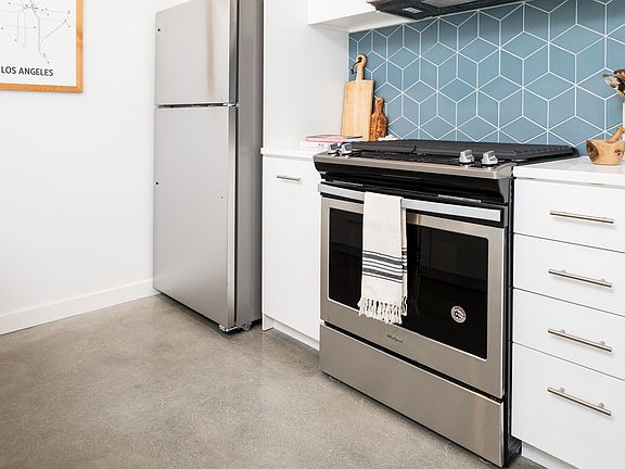 4th image of 4247 N Eagle Rock Blvd #406