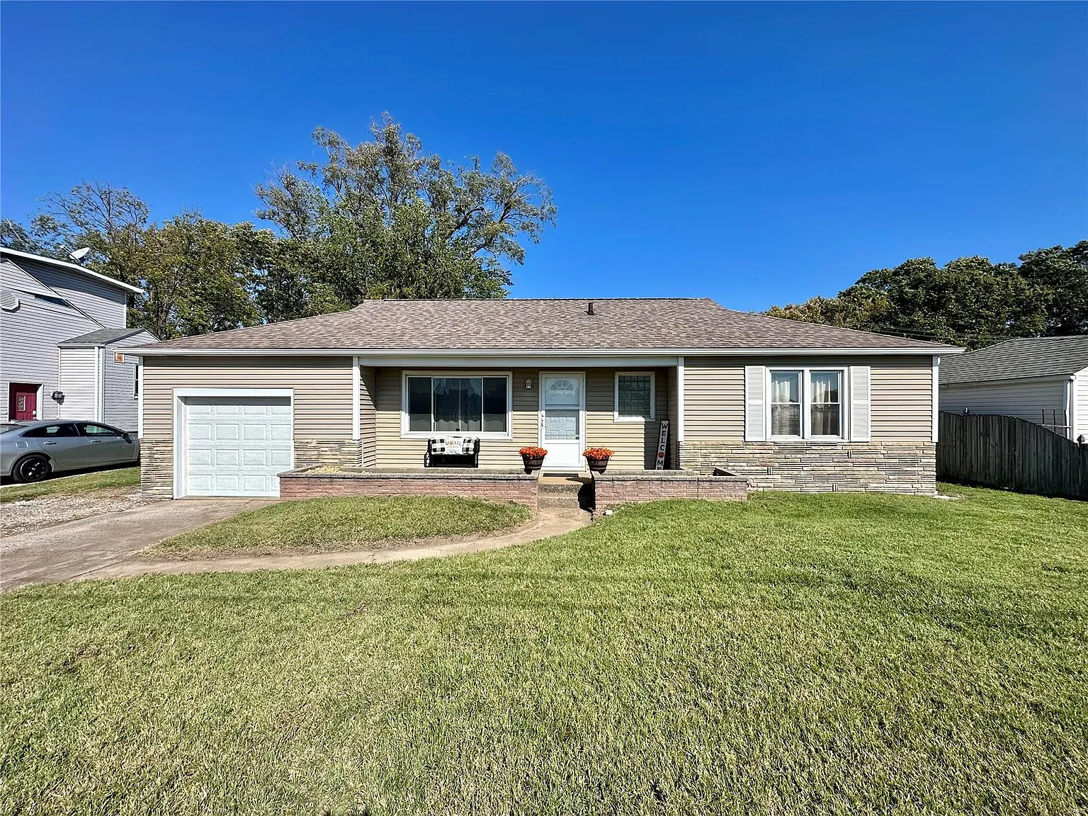5605 N Belt W photo 1