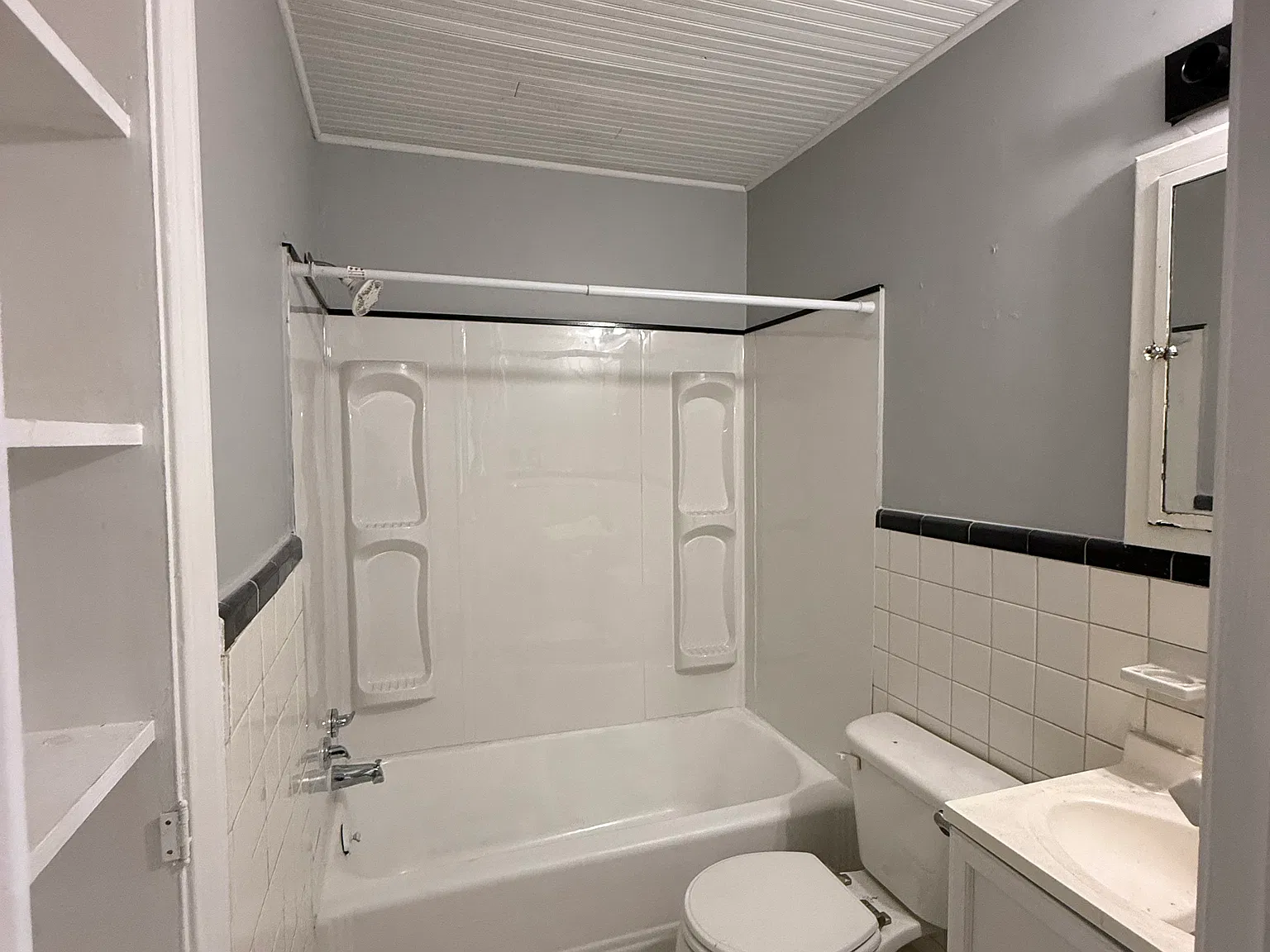 721 E High St — Photo 4