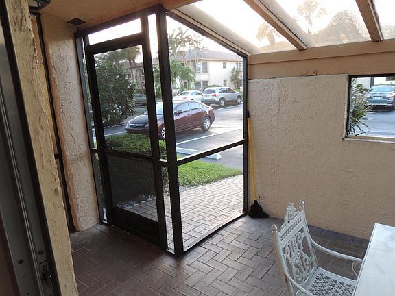4th image of 13897 Royal Palm Ct APT A