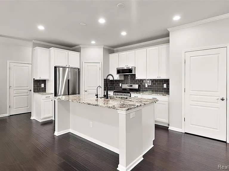 31065 Tremont Ln — Photo 5