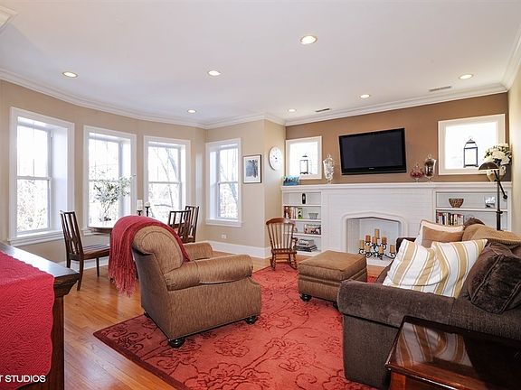 2nd image of 1431 W Elmdale Ave APT 3B