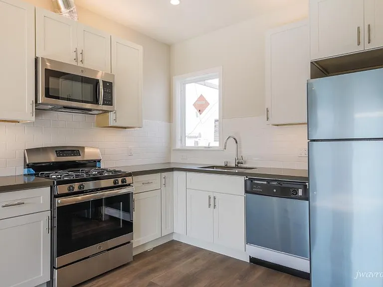 537 Valencia St #4 — Photo 4