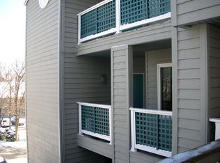 11701 Summerchase Cir APT D, Reston, VA 20194