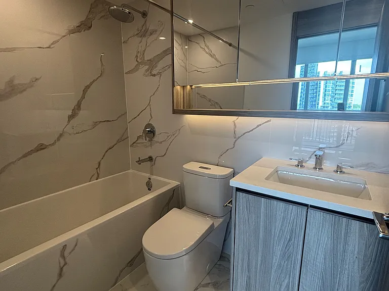 18 Esther Shiner Blvd #1516 — Photo 16